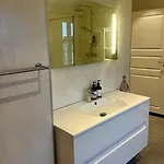 2 Bedrooms Close To Centre With Free Parking - Perfect For Ons * סטוונגר