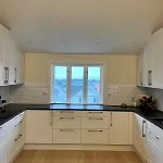 2 Bedrooms Close To Centre With Free Parking - Perfect For Ons Daire