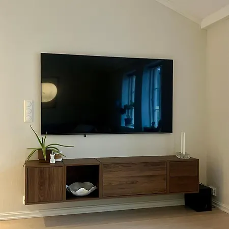 Appartement 2 Bedrooms Close To Centre With Free Parking - Perfect For Ons *