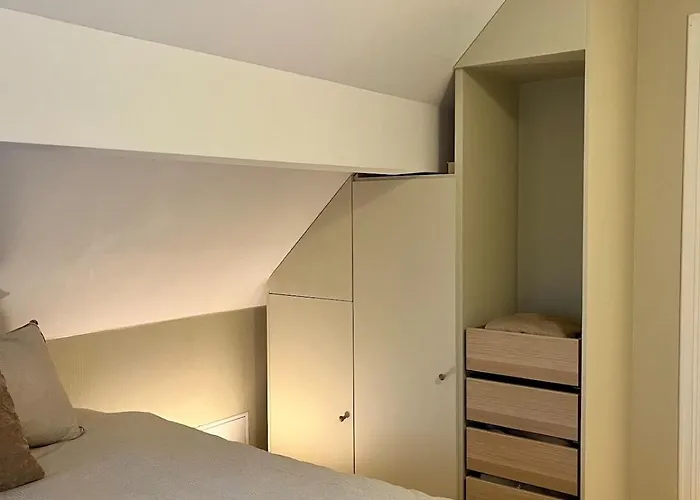 2 Bedrooms Close To Centre With Free Parking - Perfect For Ons Appartement *