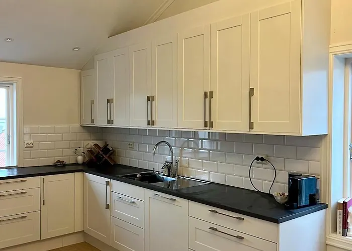 2 Bedrooms Close To Centre With Free Parking - Perfect For Ons Lejlighed *
